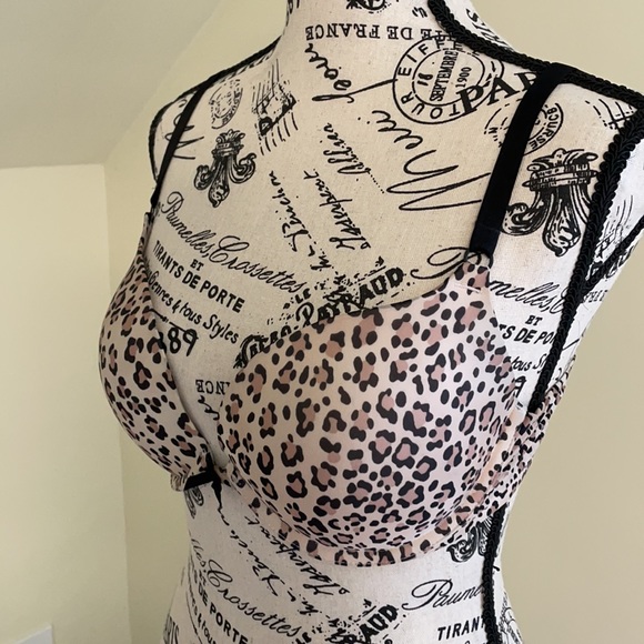 Victoria’s Secret Leopard Print Push Up Bra EUC 34D - Picture 3 of 8